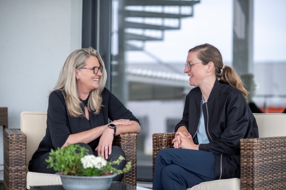 Martina Schlabbach (l.) und Katharina Schaarschmidt (r.)